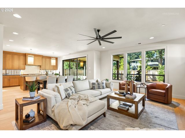 17883 TAMARA Ave, Lake Oswego, OR 97035