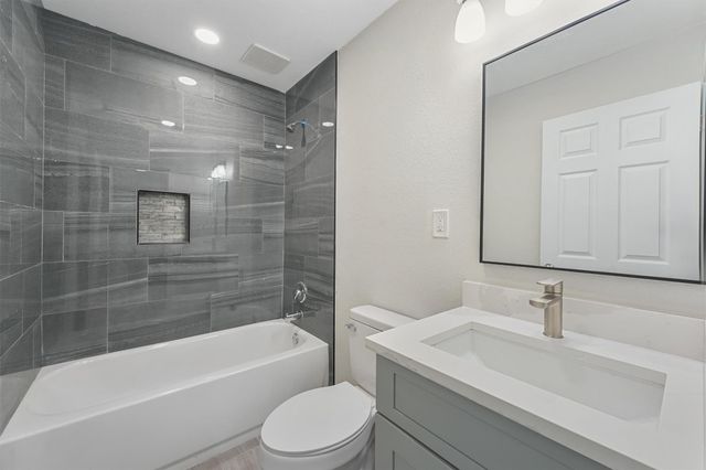 108 Sunset Heights Avenue, Dayton, TX 77535