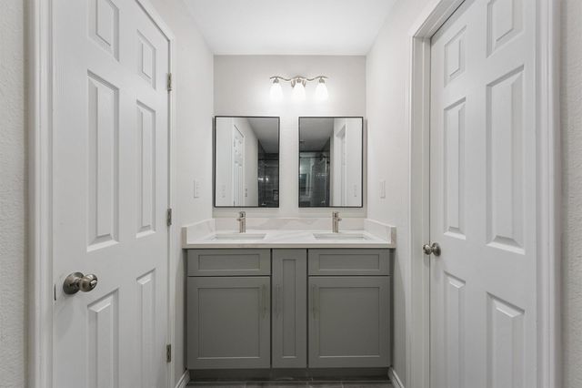 108 Sunset Heights Avenue, Dayton, TX 77535