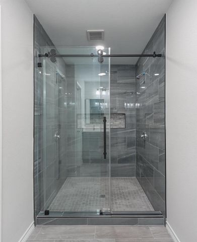 108 Sunset Heights Avenue, Dayton, TX 77535