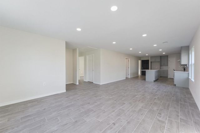 108 Sunset Heights Avenue, Dayton, TX 77535