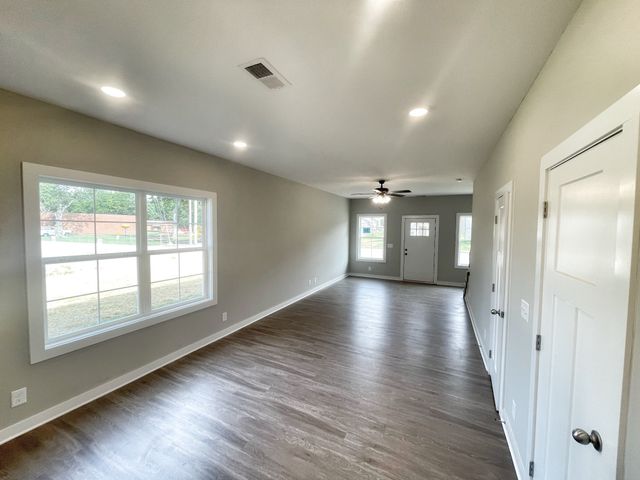 358 Honeycomb Ct, Clarksville, TN 37040