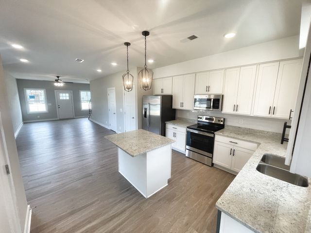 358 Honeycomb Ct, Clarksville, TN 37040