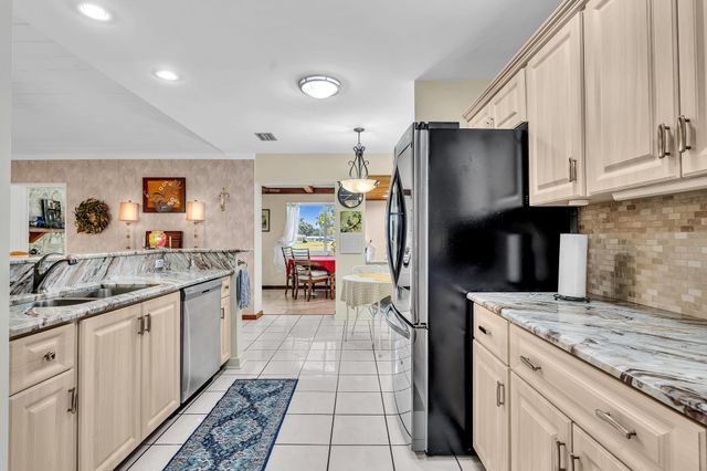 5572 Sugar Mill Court, Delray Beach, FL 33484