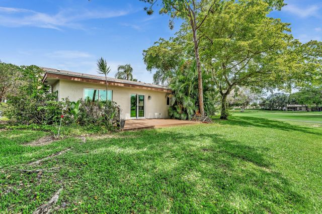 5572 Sugar Mill Court, Delray Beach, FL 33484
