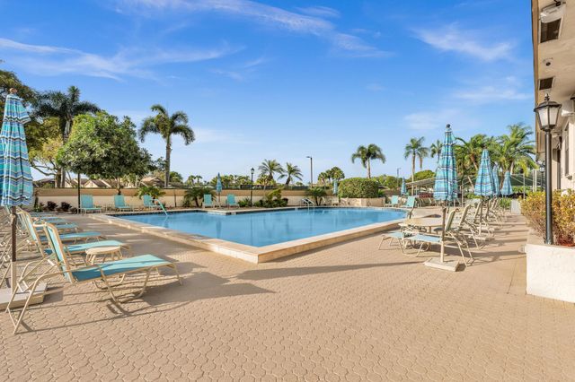 5572 Sugar Mill Court, Delray Beach, FL 33484