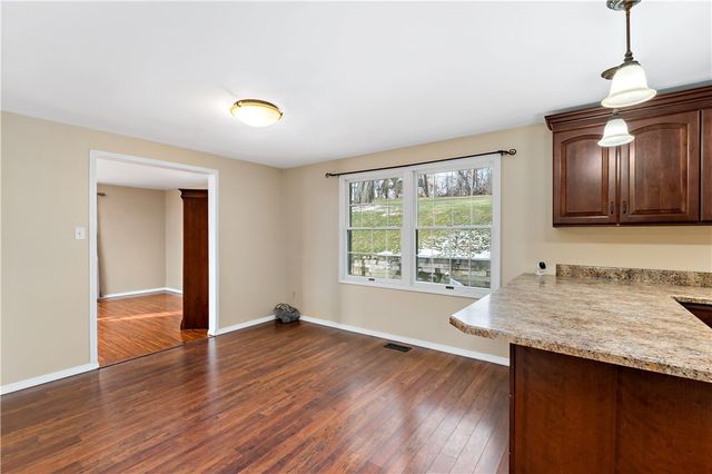 1523 Hastings Mill Rd, Upper St Clair, PA 15241