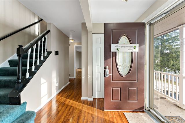 1523 Hastings Mill Rd, Upper St Clair, PA 15241