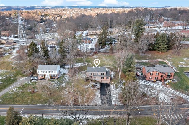 1523 Hastings Mill Rd, Upper St Clair, PA 15241