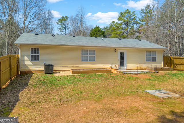 425 Freeman Drive, Maysville, GA 30558