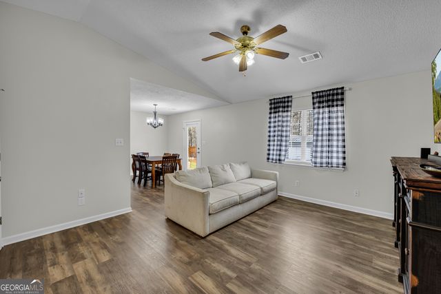 425 Freeman Drive, Maysville, GA 30558