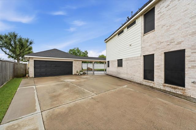 2502 Salt Grass Trail, Deer Park, TX 77536