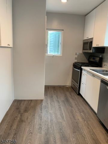 97 Elliot Pl, East Orange City, NJ 07018