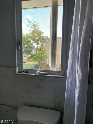 97 Elliot Pl, East Orange City, NJ 07018