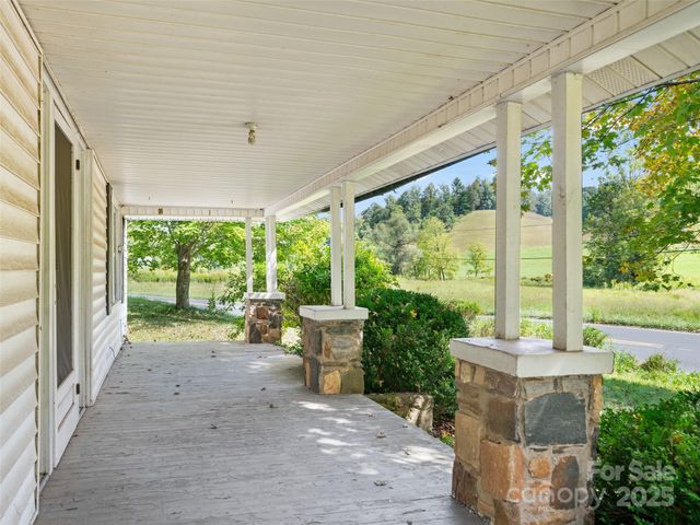 4085 Jacks Creek Road, Burnsville, NC 28714