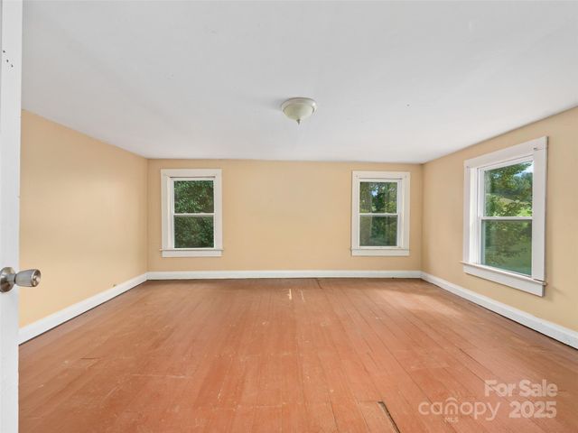 4085 Jacks Creek Road, Burnsville, NC 28714