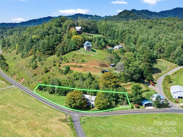 4085 Jacks Creek Road, Burnsville, NC 28714
