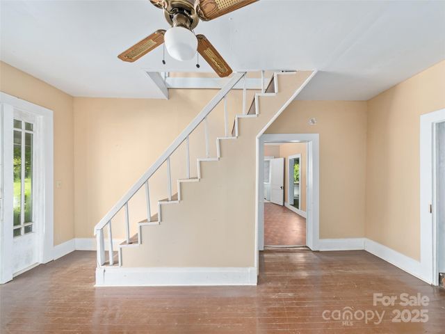 4085 Jacks Creek Road, Burnsville, NC 28714