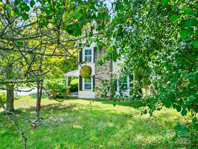 4085 Jacks Creek Road, Burnsville, NC 28714