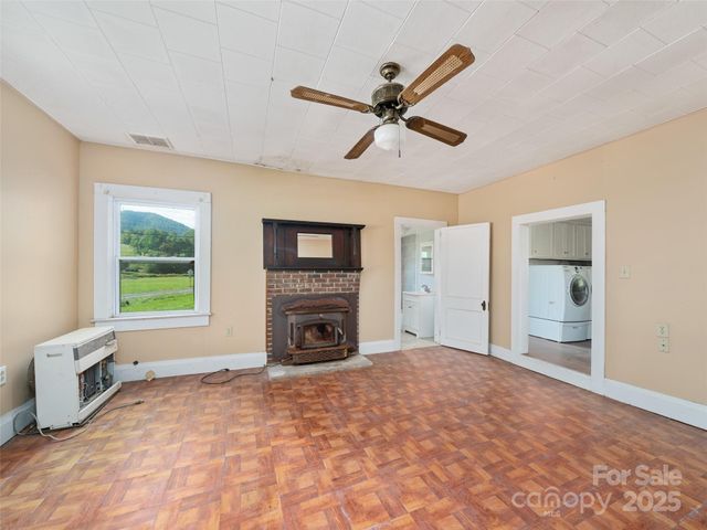 4085 Jacks Creek Road, Burnsville, NC 28714