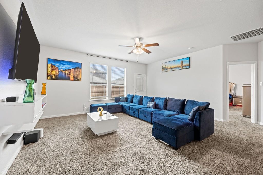 916 Meadow Scape Drive, Fort Worth, TX 76028 — photo 2