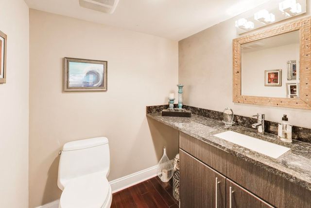 2412 Happy Hollow Road, Glenview, IL 60026