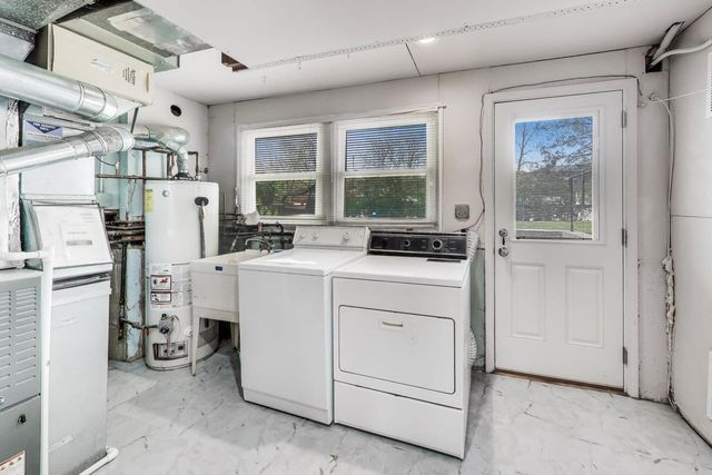2412 Happy Hollow Road, Glenview, IL 60026