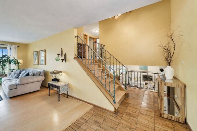2412 Happy Hollow Road, Glenview, IL 60026