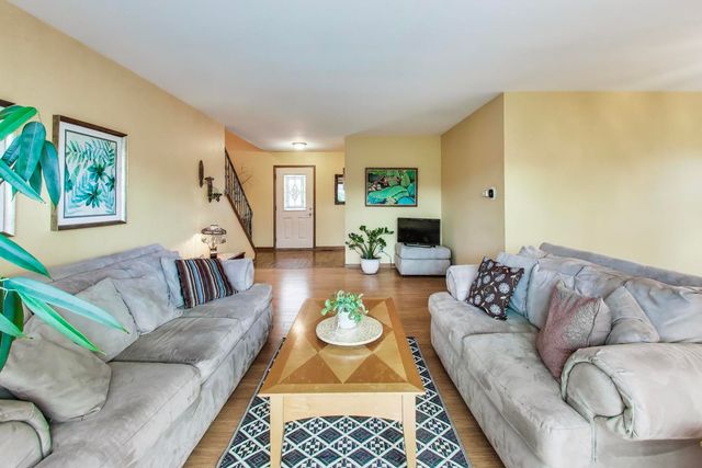 2412 Happy Hollow Road, Glenview, IL 60026
