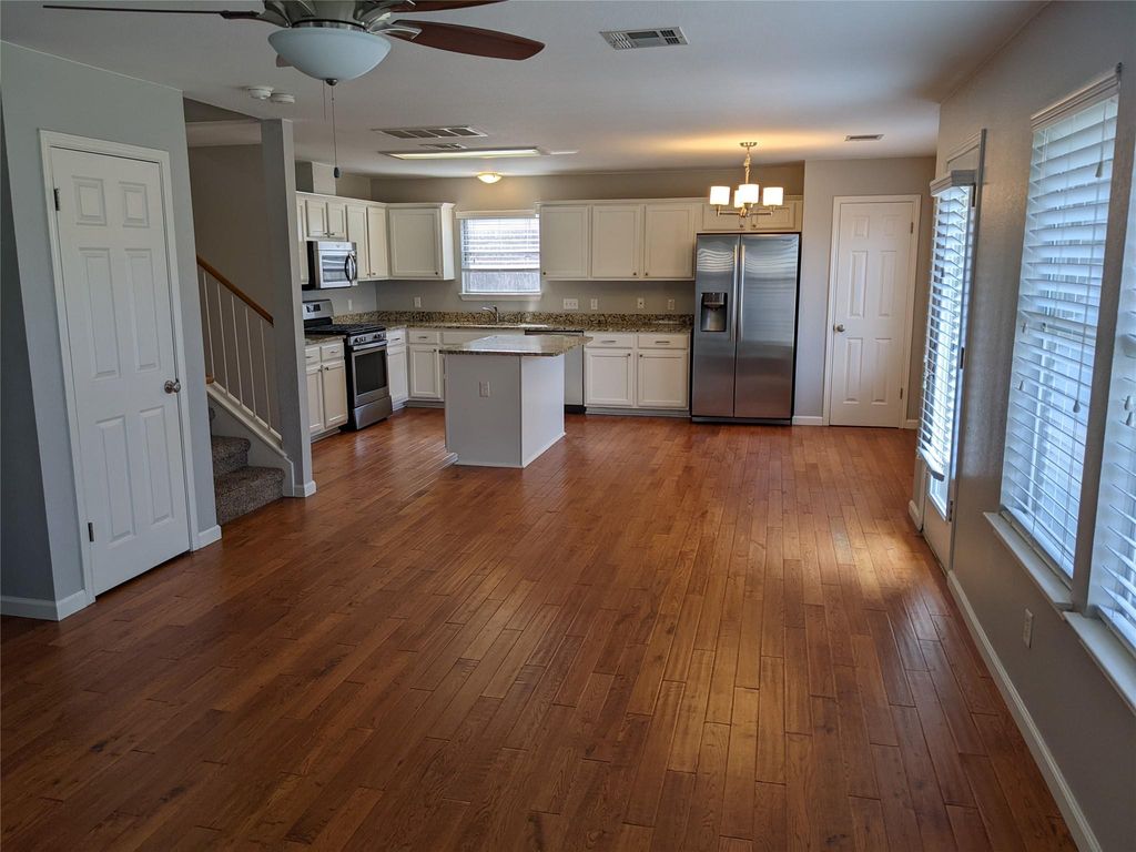4409 Hoffman DR, Austin, TX 78749