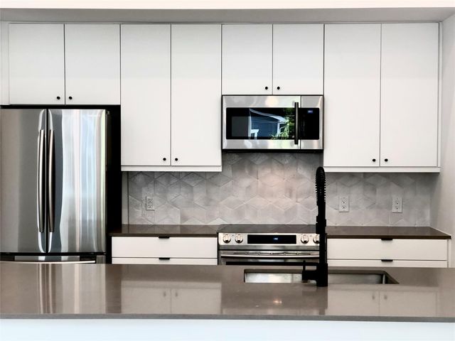 2709 E 5th ST 2105, Austin, TX 78702