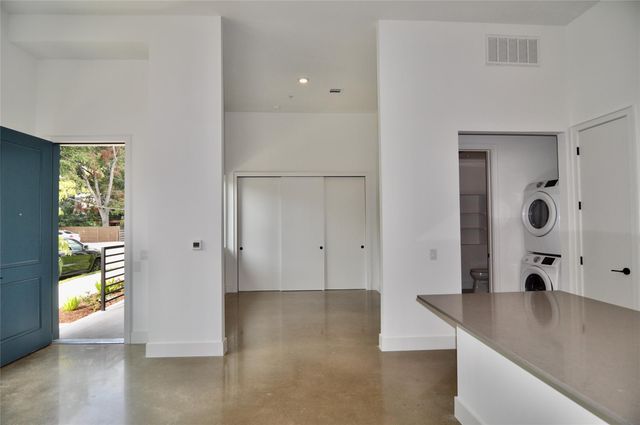 2709 E 5th ST 2105, Austin, TX 78702