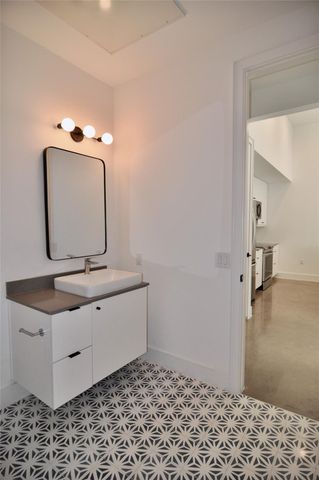 2709 E 5th ST 2105, Austin, TX 78702