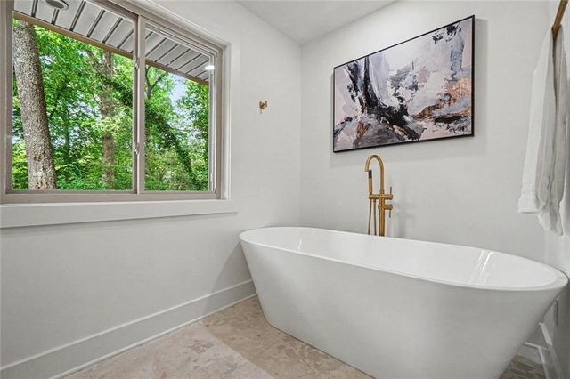 2700 Hawaii Court, Decatur, GA 30033