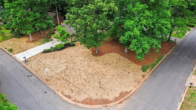 2700 Hawaii Court, Decatur, GA 30033