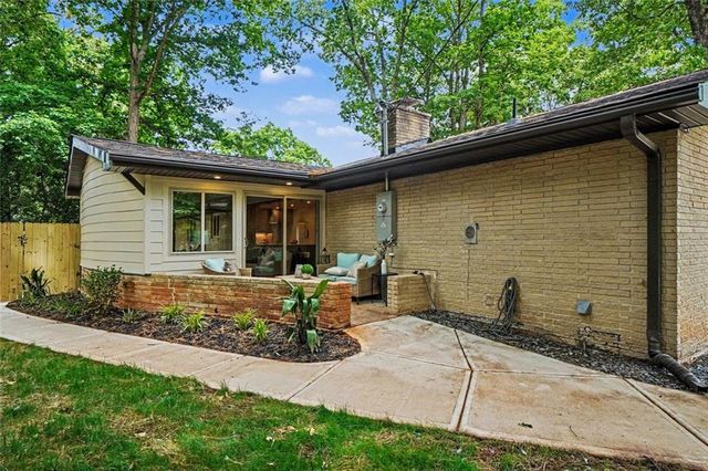 2700 Hawaii Court, Decatur, GA 30033