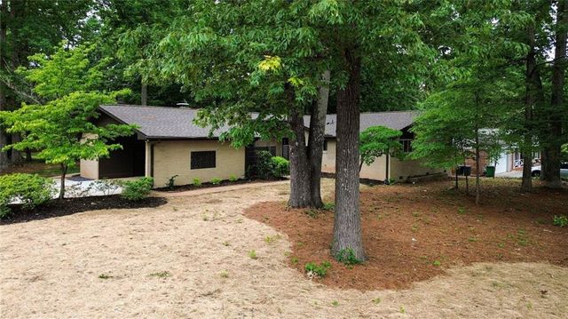 2700 Hawaii Court, Decatur, GA 30033