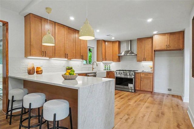 2700 Hawaii Court, Decatur, GA 30033