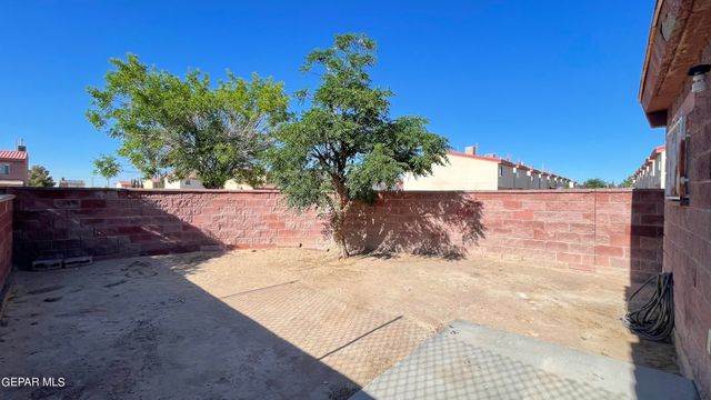 11040 SUNSHINE Court, El Paso, TX 79936