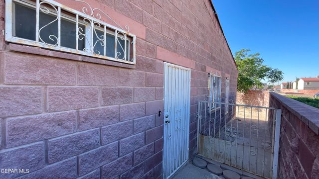 11040 SUNSHINE Court, El Paso, TX 79936