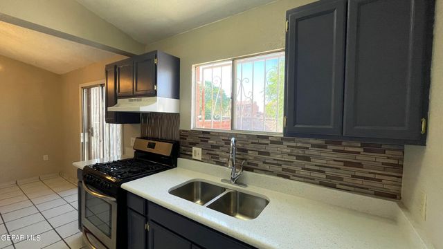 11040 SUNSHINE Court, El Paso, TX 79936