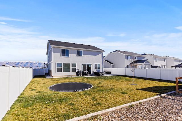 3214 S FIELDS AVE, Syracuse, UT 84075