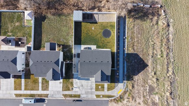 3214 S FIELDS AVE, Syracuse, UT 84075