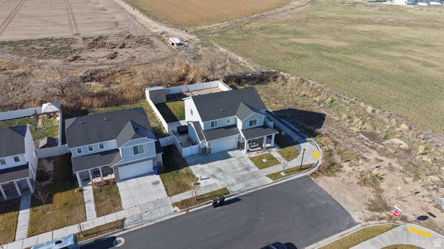 3214 S FIELDS AVE, Syracuse, UT 84075