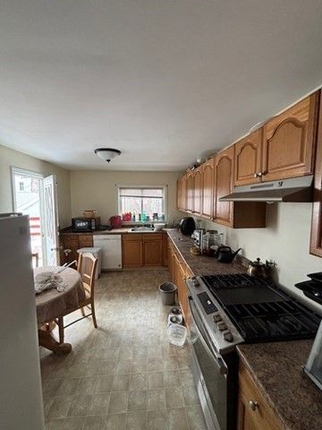 29 Gilman St, Somerville, MA 02145