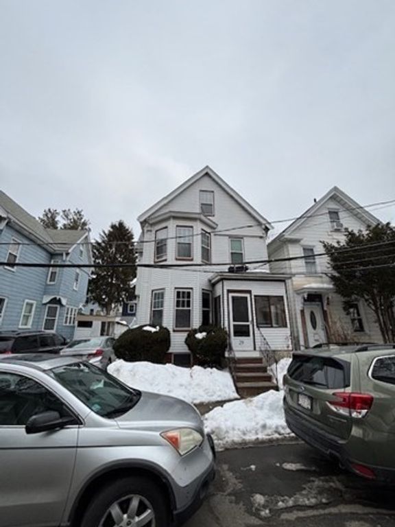 29 Gilman St, Somerville, MA 02145