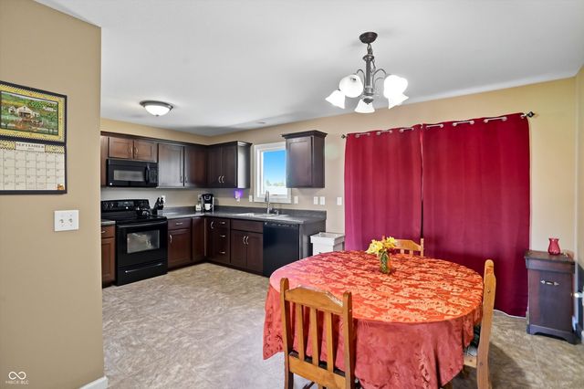 108 Sunburst Circle, Alexandria, IN 46001