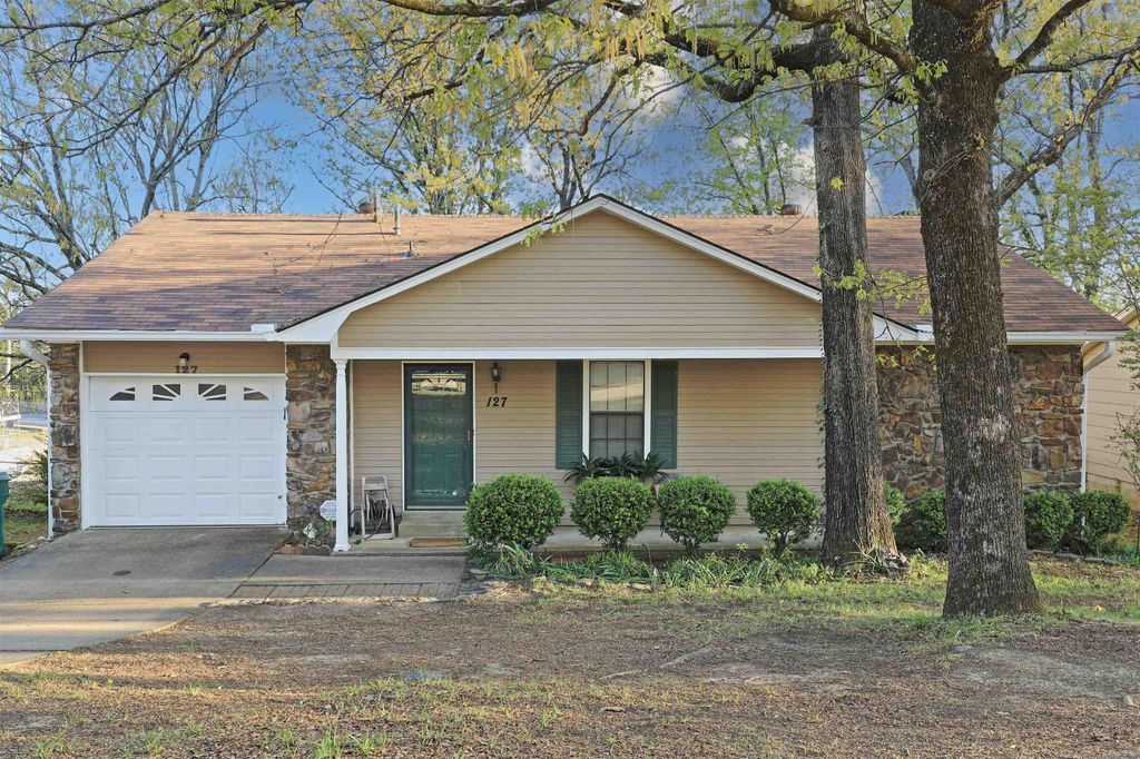 127 Point West Circle, Little Rock, AR 72211