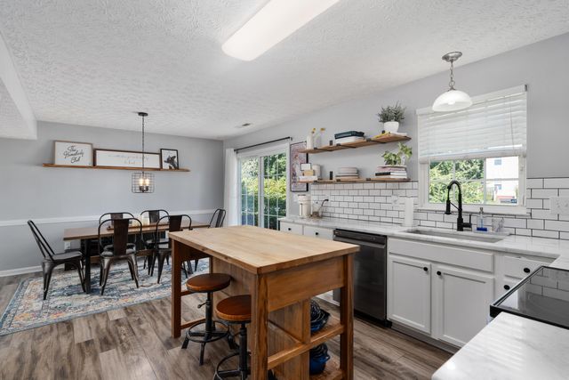 1380 Celtic Drive, Pataskala, OH 43062