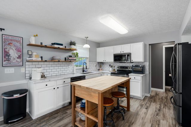 1380 Celtic Drive, Pataskala, OH 43062